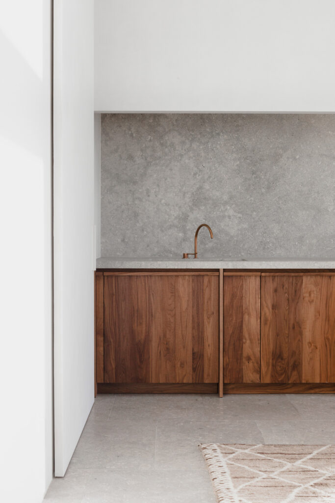 3 penthouse-westkaai-hans-verstuyft-architecten-interiors-antwerp-belgium_dezeen_2364_col_10